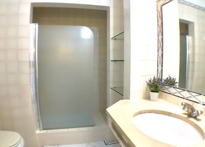 Bellavista Avenida Pool And Center